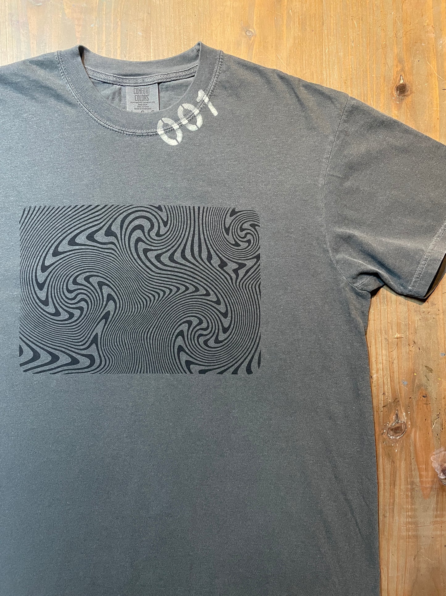 「UZU」アート Tシャツ / Silkscreen Art Tee