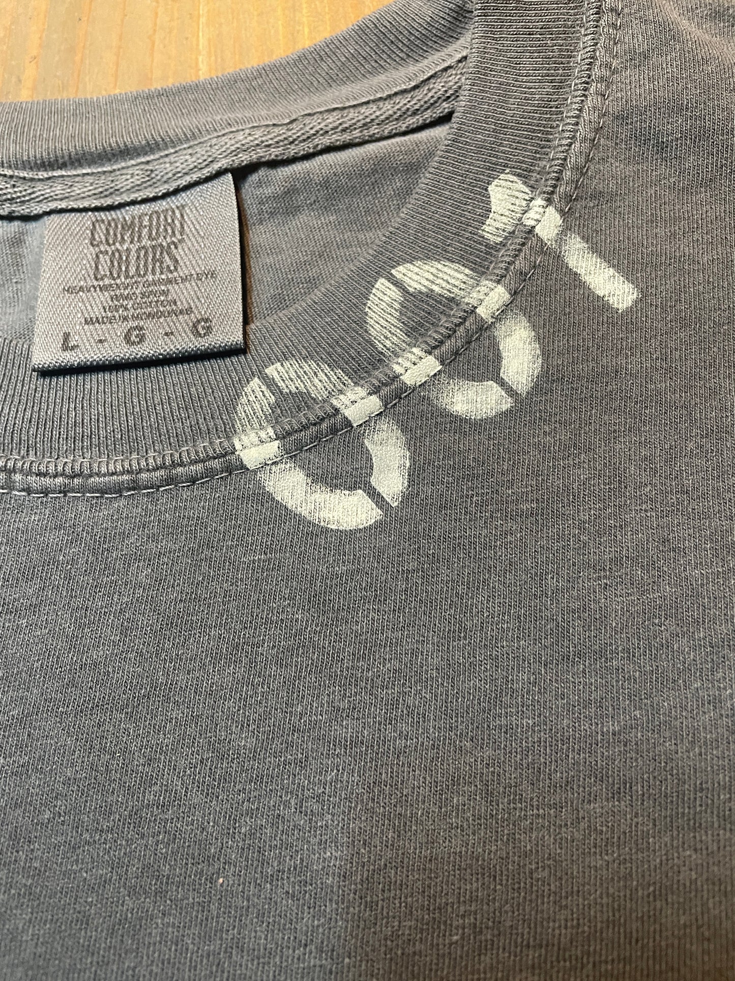 「UZU」アート Tシャツ / Silkscreen Art Tee