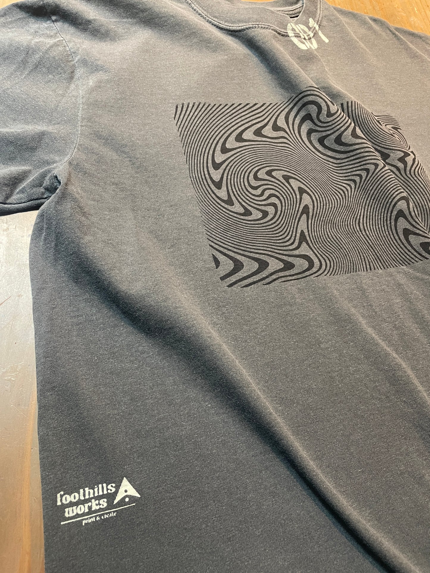 「UZU」アート Tシャツ / Silkscreen Art Tee